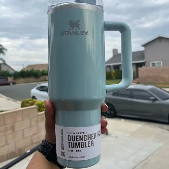 Stanley Target Limited Edition Collab flowstate Quencher H20 Blueberry Milk 40oz - Picture 5 of 9